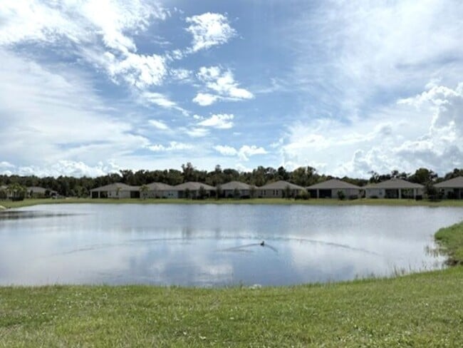 Building Photo - Gorgeous 2 Bedroom Home with Office!