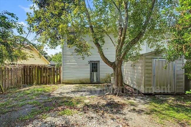 Building Photo - 128 Fox Chase Rd