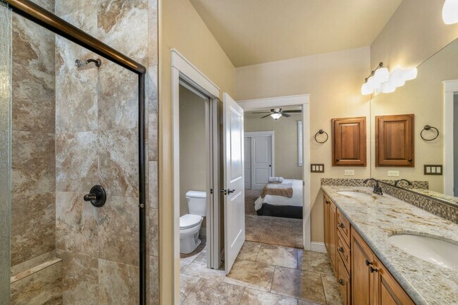 Building Photo - 3940 Duke Dr