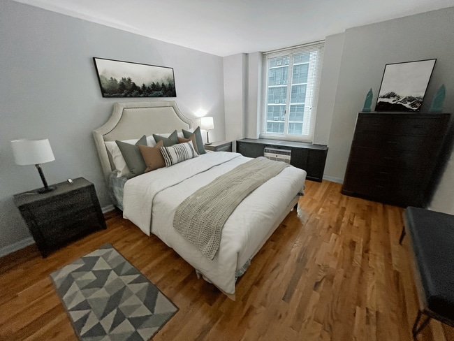 Building Photo - 4600 N Clarendon Ave