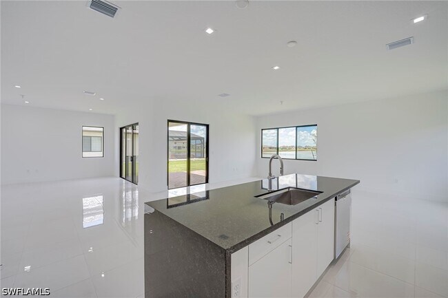 Building Photo - 4775 Quercia Dr