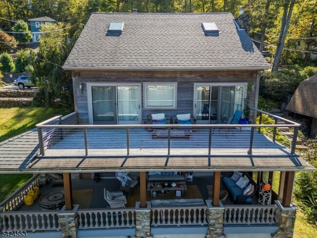 Building Photo - 363 Lakeside Blvd