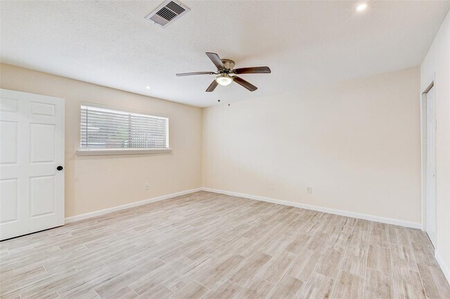 Building Photo - 10526 Huntington Way Dr