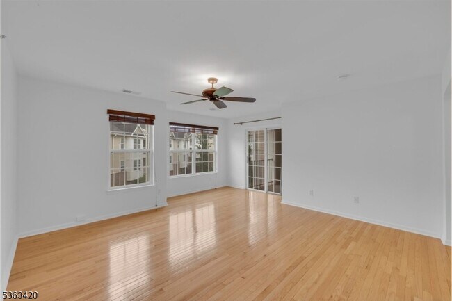 Building Photo - 59 Taft Ln