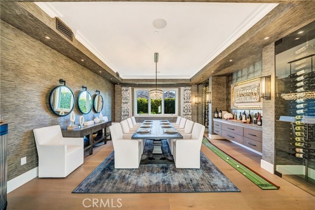 Building Photo - 2037 Delphine Ln