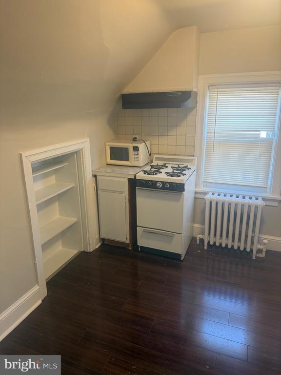 Building Photo - 48 N Sproul Rd