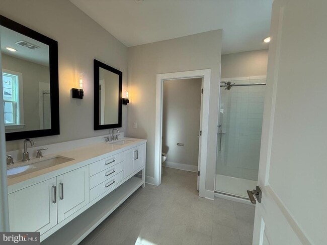 Building Photo - 3001 Justin Dr