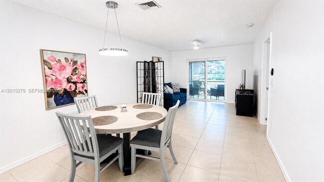 Building Photo - 5339 Treetops Dr