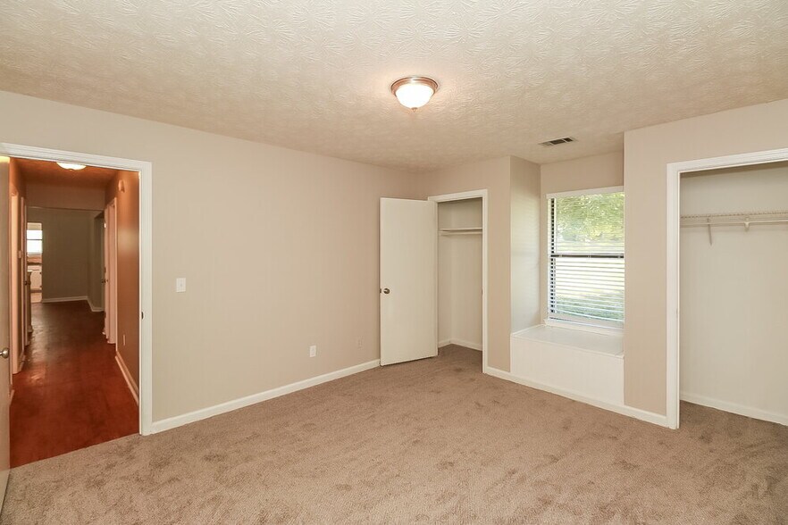 Building Photo - 10897 Morning Dove Dr