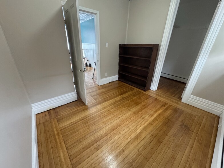 Building Photo - 160 Christiana St