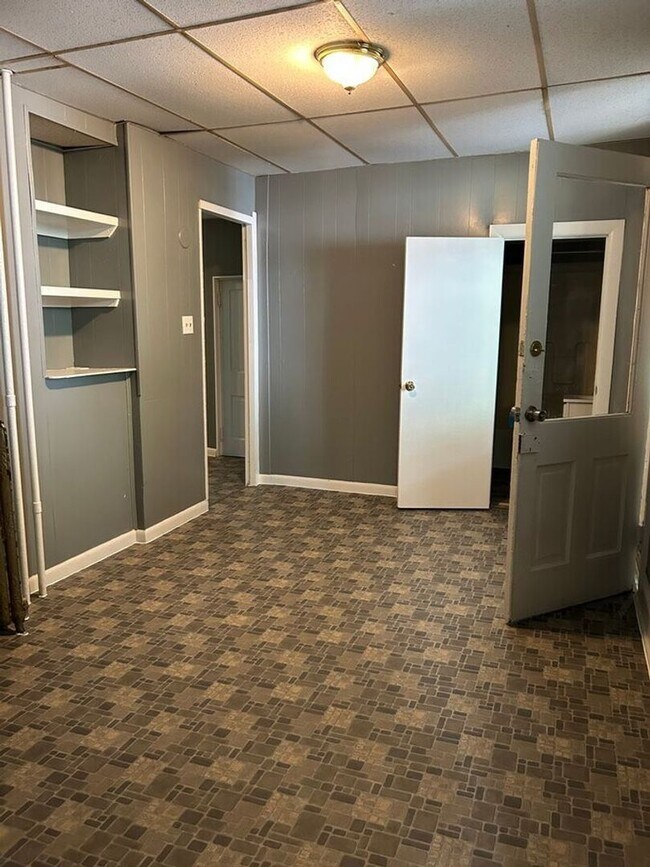 Building Photo - 25 N Washington St