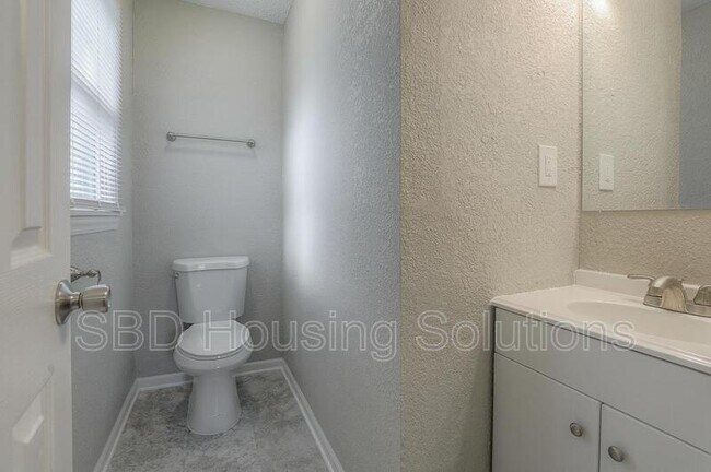 Building Photo - 17250 Montgall Dr