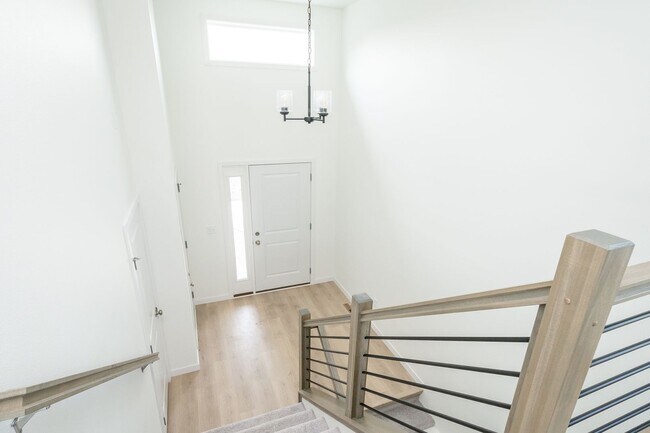Building Photo - 4 Bed 3 Bath Single Family Home
