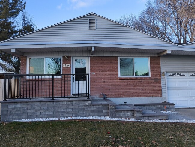 Building Photo - 1324 Jean Way