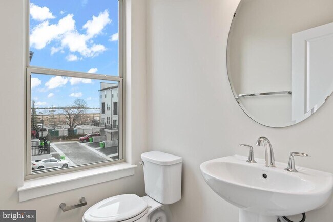 Building Photo - 2152 Glacier Rd