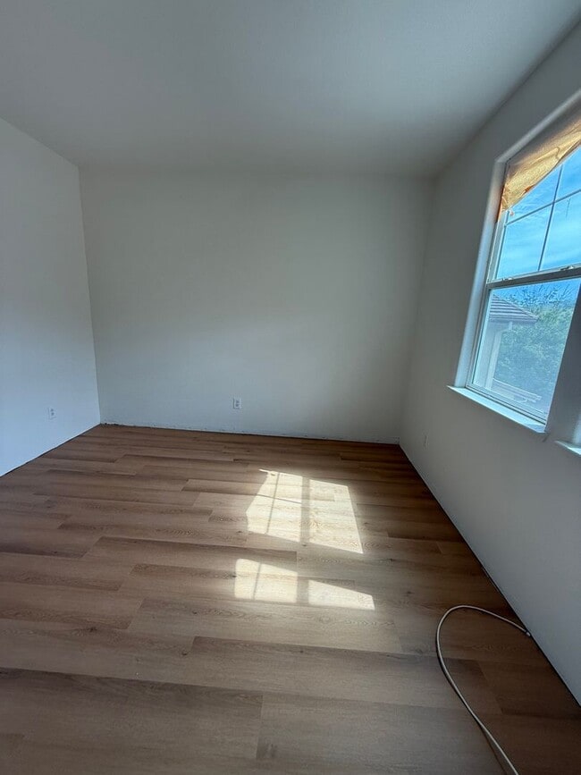 Building Photo - Paradise Valley