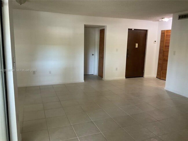 Building Photo - 8860 SW 123rd Ct