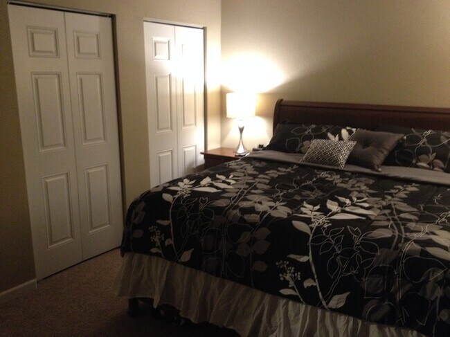 Building Photo - 2323 Split Rock Dr