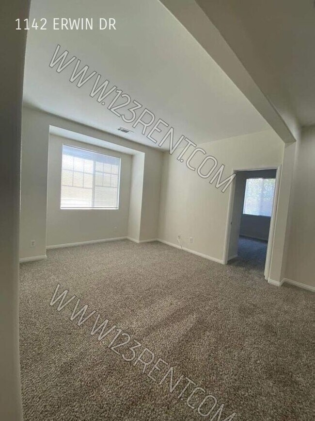 Building Photo - 1142 Erwin Dr