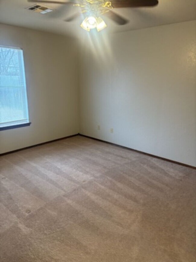 Building Photo - 2 Bed, 2 Bath Duplex in Mountain View Area