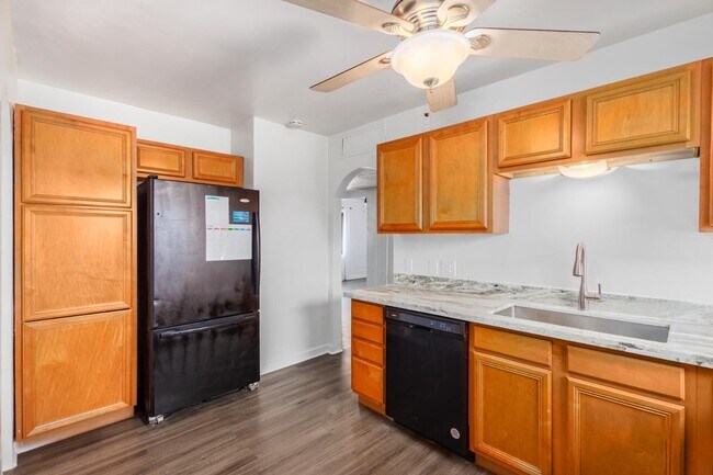 Building Photo - 4613 N 11th Pl