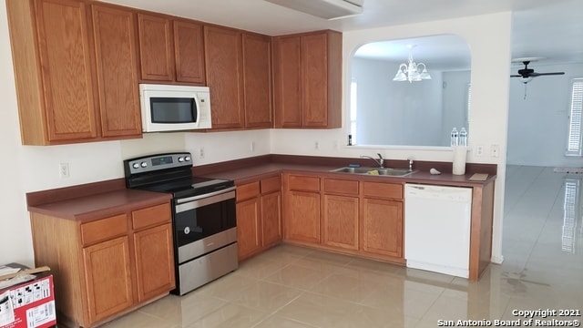 Building Photo - 4311 Lakeway Dr