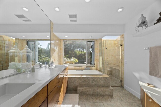 Building Photo - 641 Walther Way