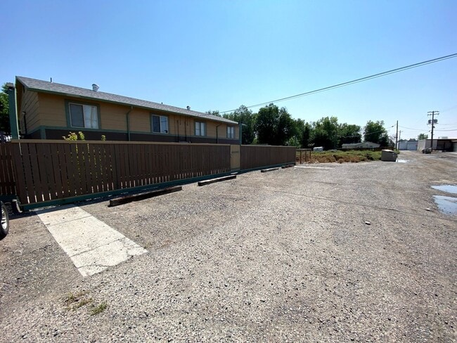 Building Photo - 810 Mary Anne Dr
