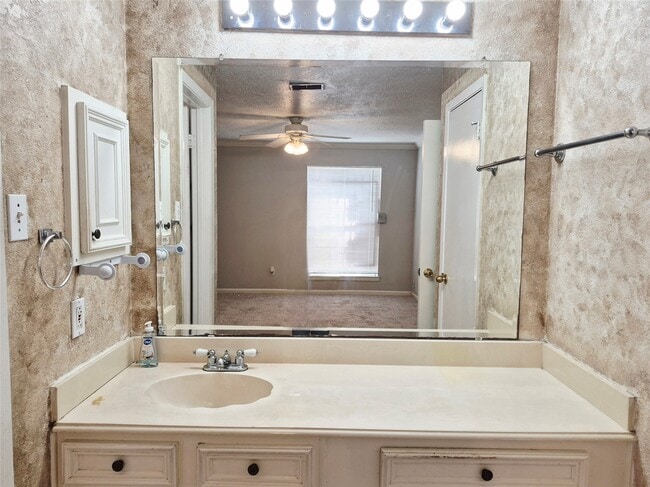 Building Photo - 13211 Whitchurch Way