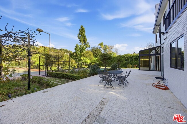 Building Photo - 2846 Royston Pl