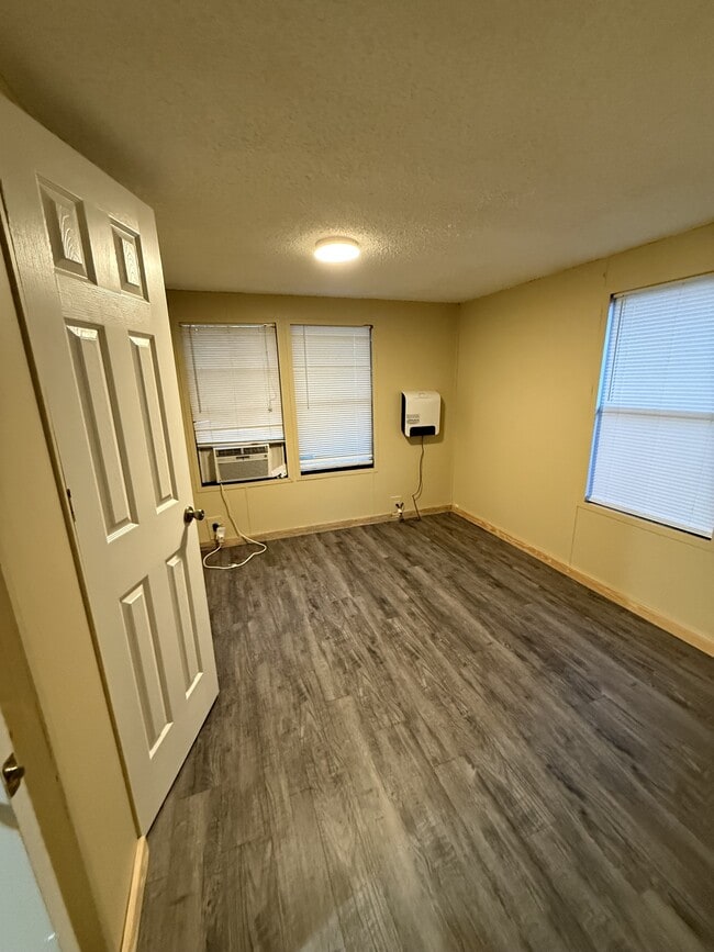 Building Photo - 2667 Hopewell Church Rd