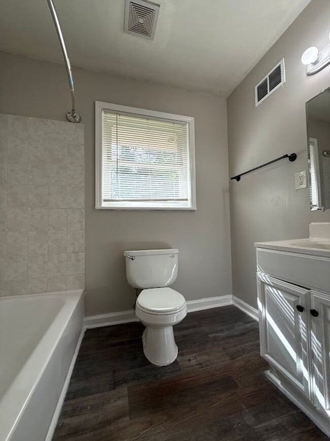 Building Photo - Charming 3-Bedroom Home in Decatur – Minut...
