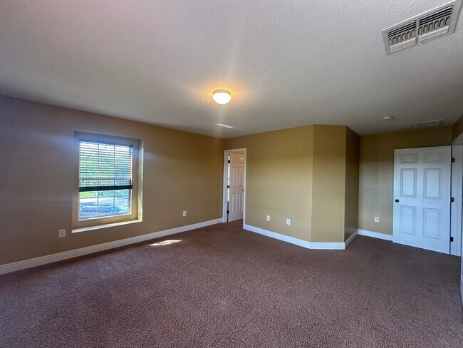 Building Photo - 2412 Country Pond Ct