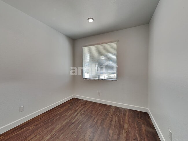 Building Photo - 17154 W Golden Ln