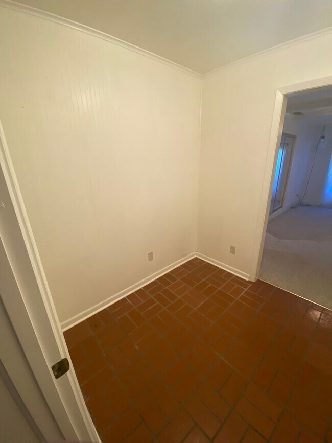 Building Photo - ** Charming 3 Bedroom/2 Bath Blanchard Home **