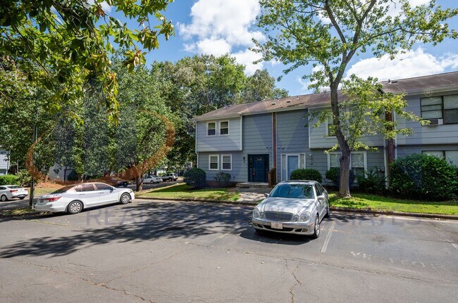 Primary Photo - 1227 Seaton Rd