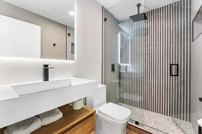 Building Photo - 5610 S Ocean Blvd