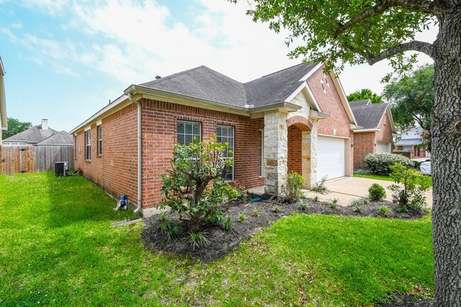 Building Photo - 2029 Creek Run Dr