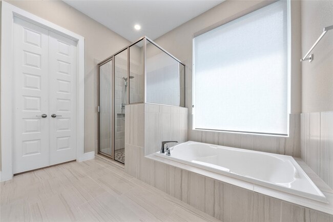 Building Photo - 24815 Pavonia Lake Ln