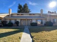 Building Photo - Lancaster Townhome