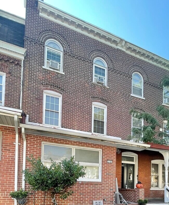 Primary Photo - 318 N 16th St