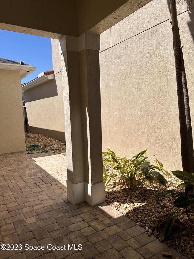 Building Photo - 2723 Rodina Dr