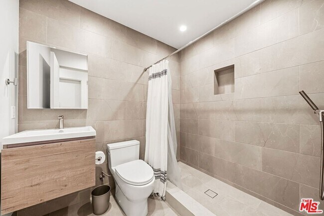 Building Photo - 9206 Monte Mar Dr