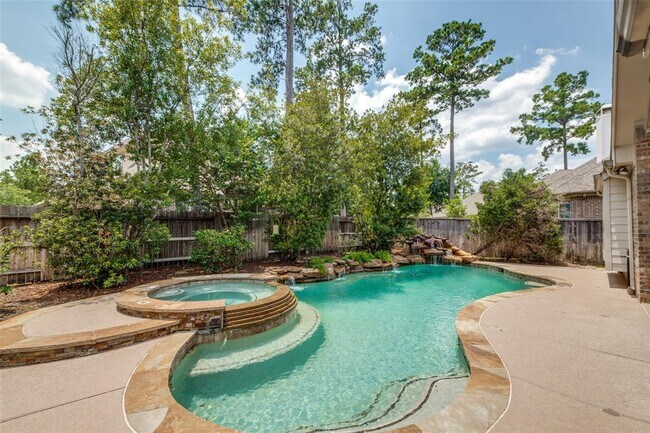 Building Photo - 15 Canoe Bend Dr