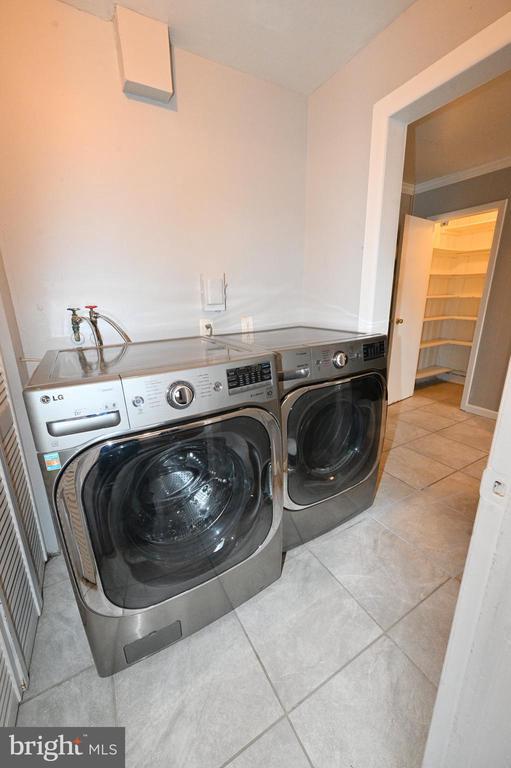 Building Photo - 2610 Lakehurst Ave