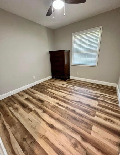 Building Photo - 705 16th Ave