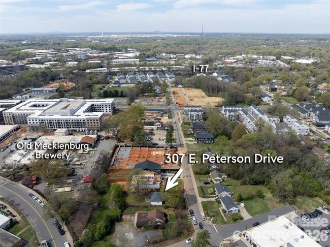 Building Photo - 307 E Peterson Dr