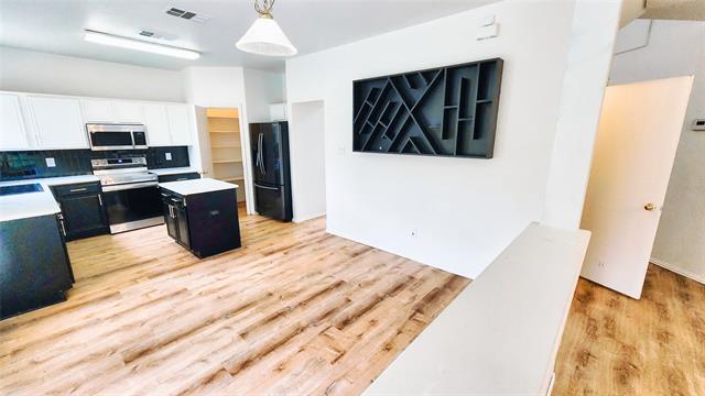 Building Photo - 1047 Port Boliver Dr