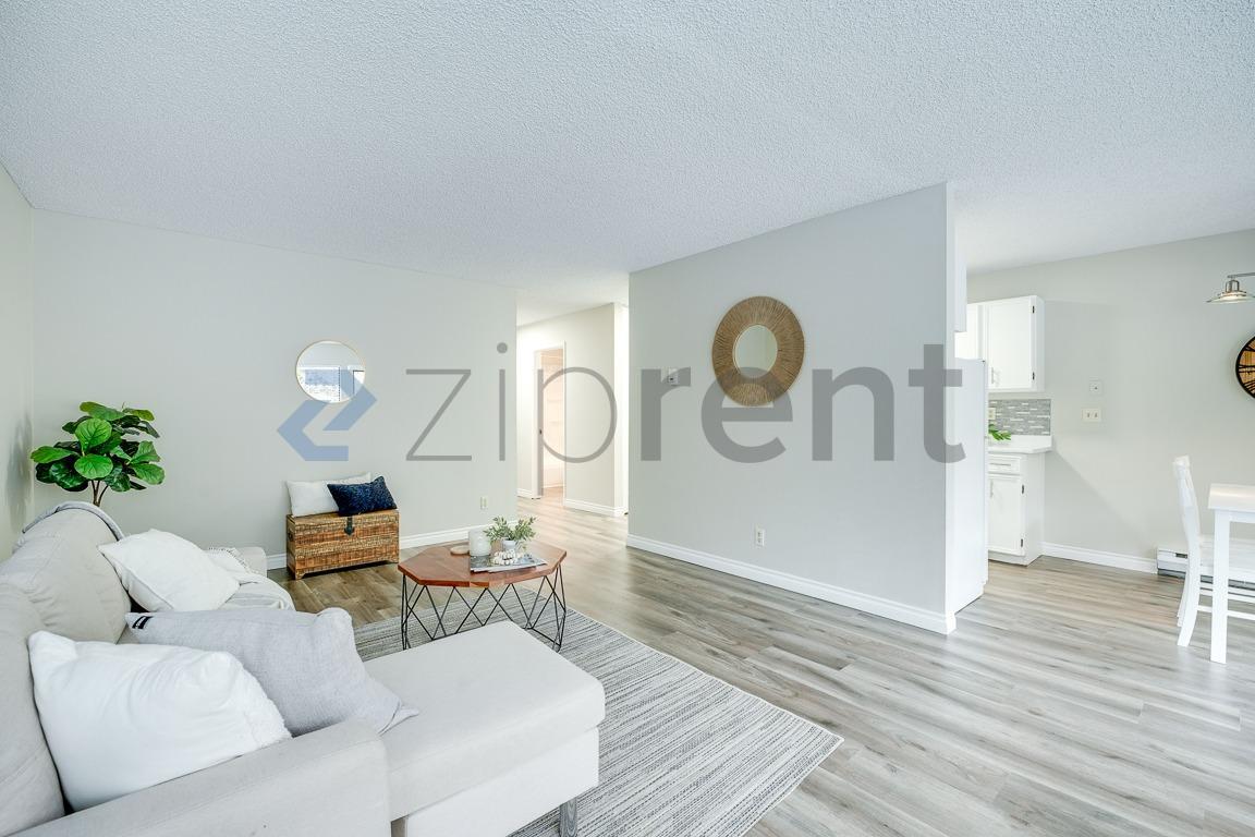Building Photo - Unit 407