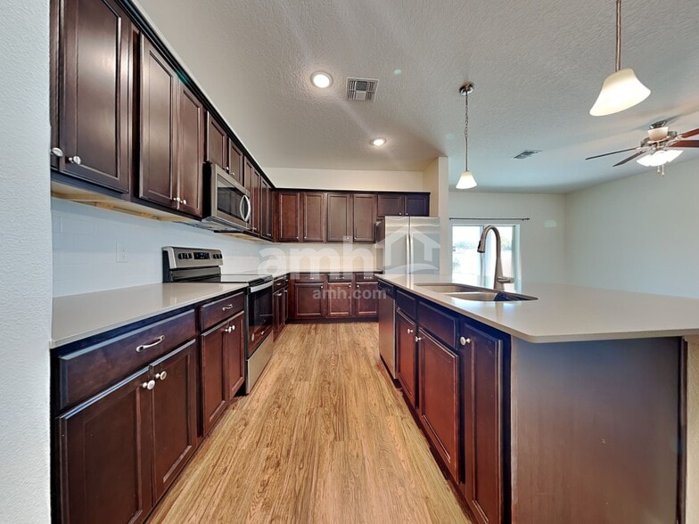 Building Photo - 954 Summer Stone Lp